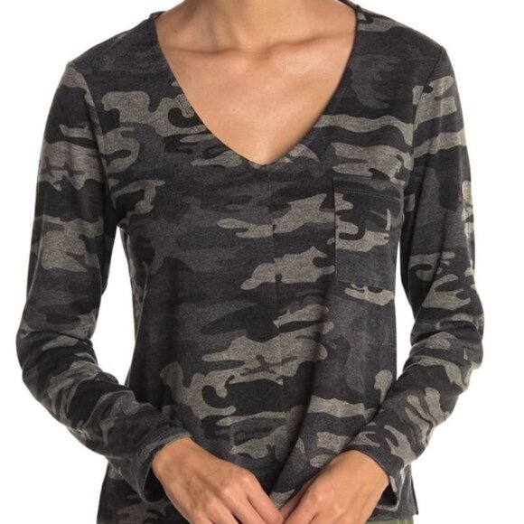 Sanctuary NWT Camo Pocket Long Sleeve V-Neck Top - Picture 1 of 8